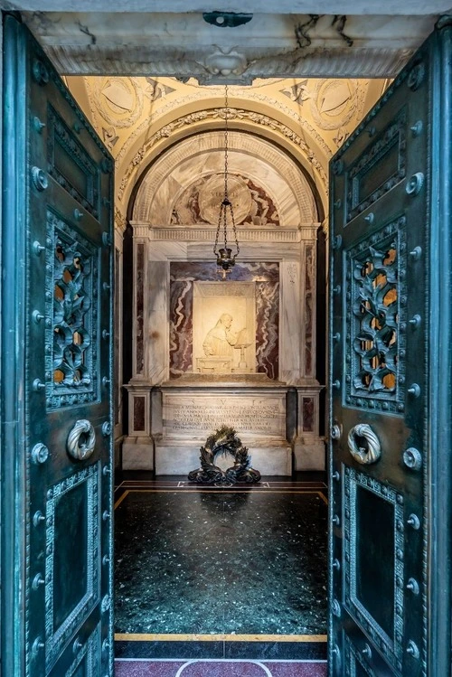 Dante Alighieri's Tomb - Italy