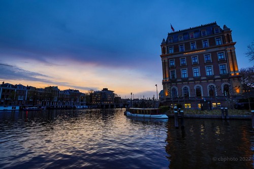 The Amstel River & InterContinental Hotel - Desde Torontobrug, Netherlands