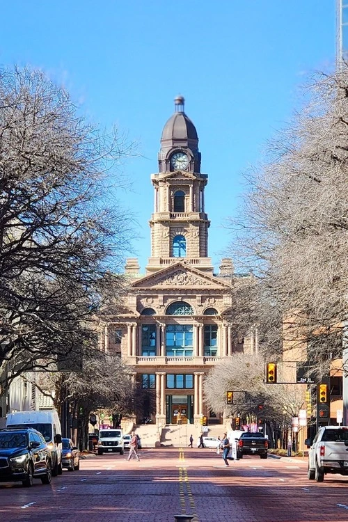 Tarrant County Court - Desde Main st., United States