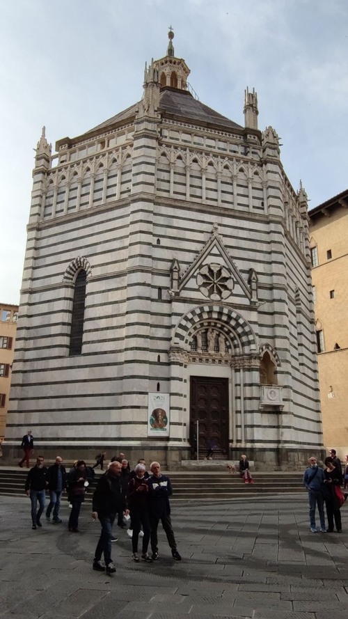 Battistero di San Giovanni in Corte - Aus Piazza del Duomo, Italy