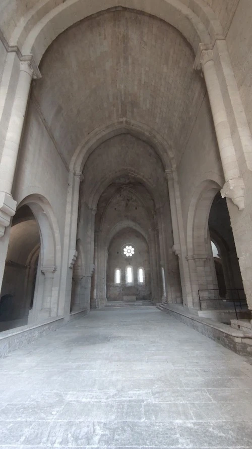 Abbazia di Silvacane - Iz Inside, France