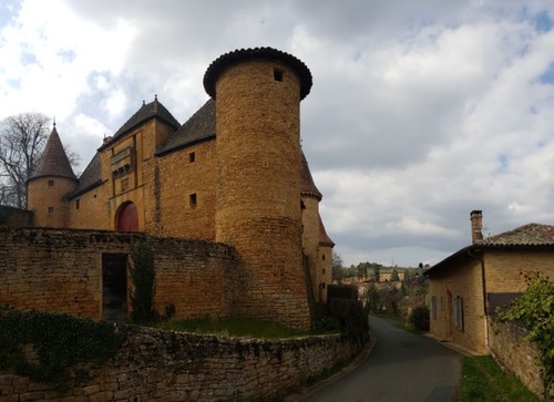 Château de Jarnioux - から Le Bourg, France