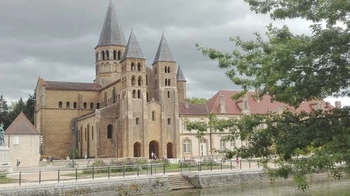 Basilique du Sacré-Cœur de Jesus - Van Prom. de la Bourbince, France