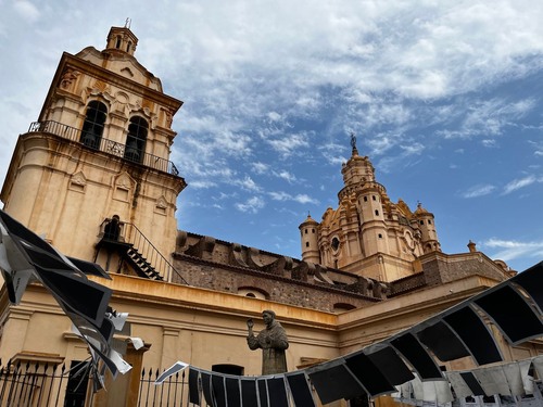 Catedral de Córdoba - Desde Calle Independencia, Argentina
