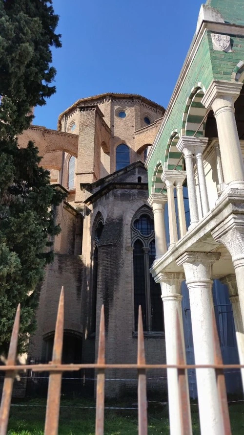 Basilica di San Francesco - Desde Piazza Malpighi, Italy