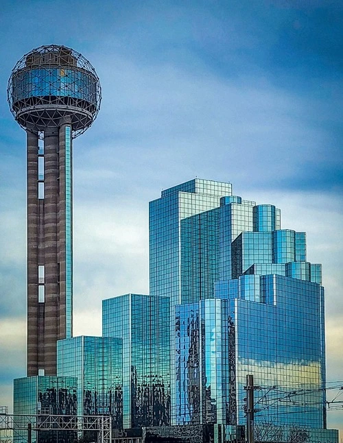 Dallas' buildings - Aus The Sixth Floor Museum at Dealey Plaza, United States