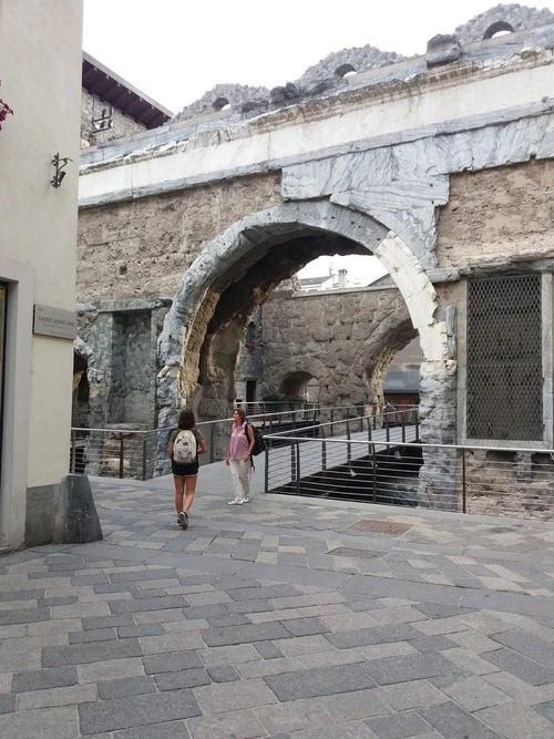 Mura di Aosta - Desde Via Sant'Anselmo, Italy