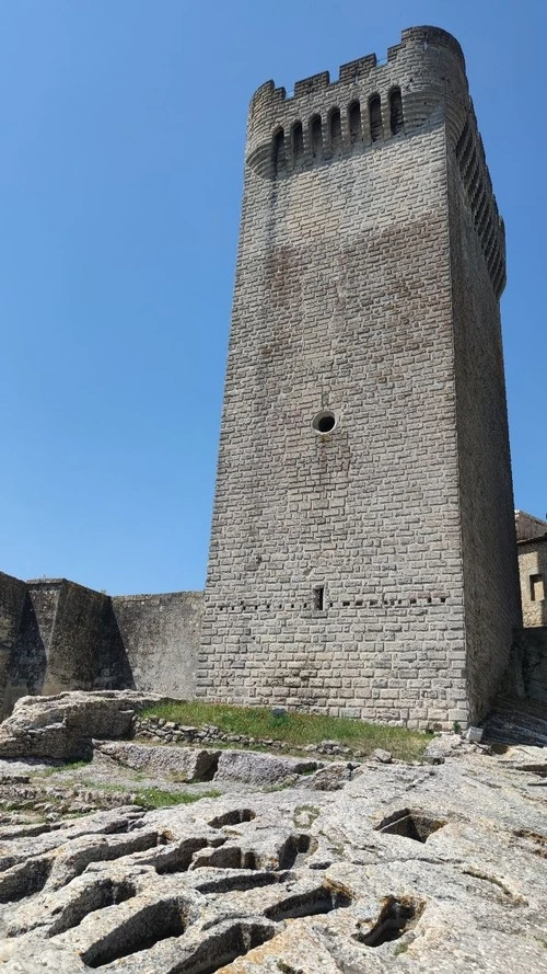 Abbazia di Montmajour - Desde Cimitero dell'Abbazia, France