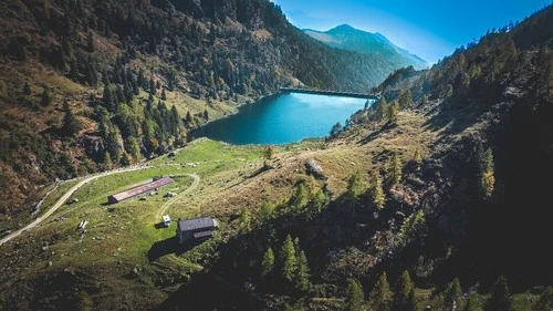 Lago Valmora - Desde Drone, Italy