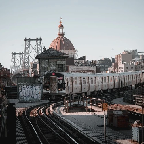 Williamsburg - Des de Mancy Av Train Station, United States