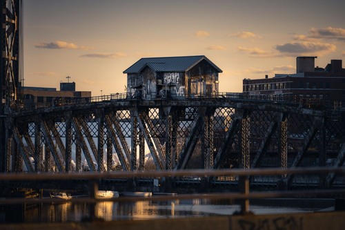 Amtrack / BNSF Lift Bridge - Aus 18th St Bridge near Ping Tom Park, United States