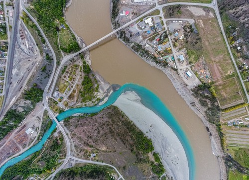 Cayoosh Creek - Two rivers merge - 从 Drone, Canada
