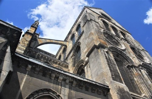 Notre Dame en Vaux - Aus Rue de Vaux, France