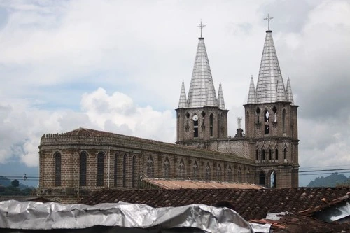 Basilica Menor of the Immaculate Conception - İtibaren Candileja Hostel, Colombia