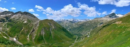 Aussicht auf 2Pässe - Aus Mountain View Furka, Switzerland