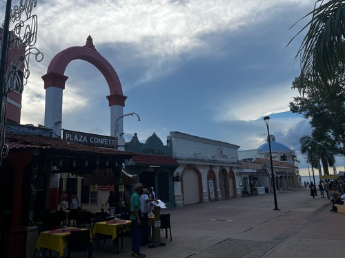 Plaza Confetti - Mexico