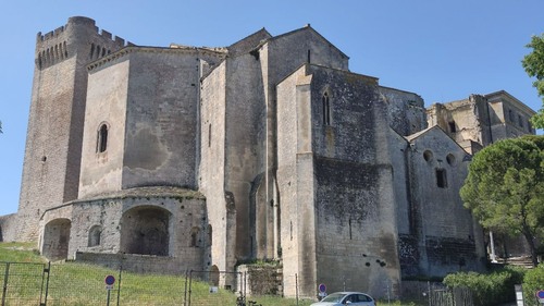 Abbazia di Montmajour - Aus Parking, France