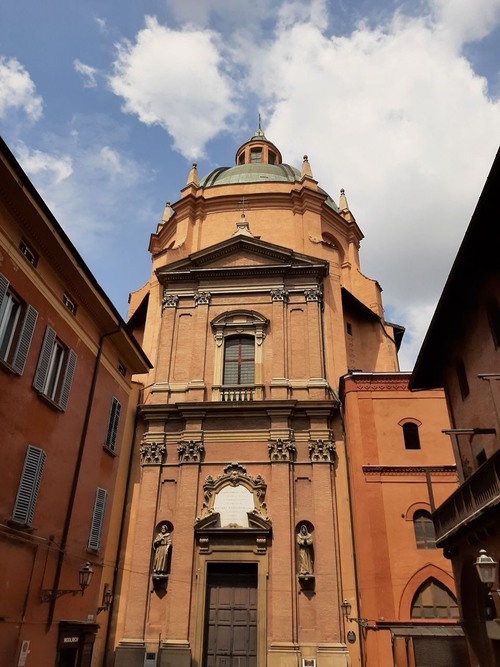 Santuario di Santa Maria della Vita - から Via de' Musei, Italy