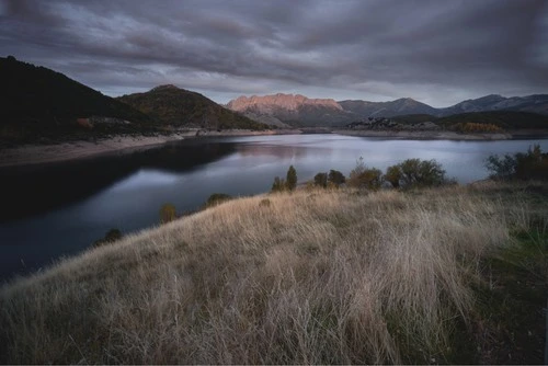 Pantano del Porma - Tól től Mirador embalse del porma, Spain