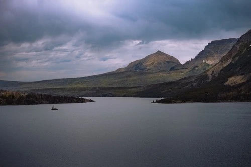 Wild Goose Island, Glacier National Park, MT - Din Going to the Sun Road, United States