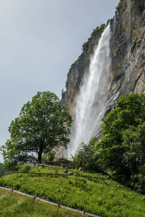 Staubbach Waterfall - から Path to the Waterfall, Switzerland