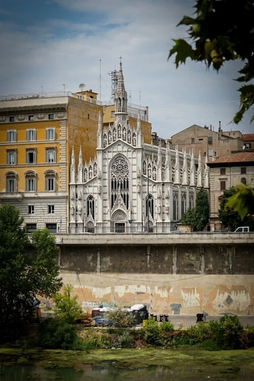 Chiesa Sacro Cuore del Suffragio - Tól től Lungotovere Marzio, Italy