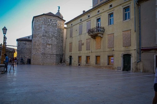 Frankopan Castle - から Kamplin Square, Croatia