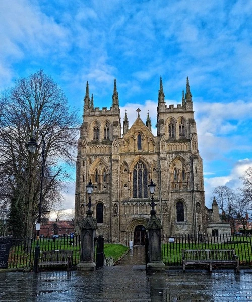 Selby Abbey - Desde Market Cross, United Kingdom