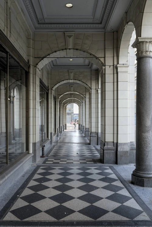 Arches of Hudson building - Des de Hallway, Canada