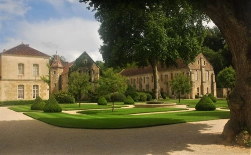 Fontenay Abbey - Courtyard - France