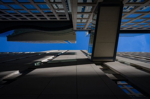 Lurie Childrens Hospital - Aus Center outside looking up, United States