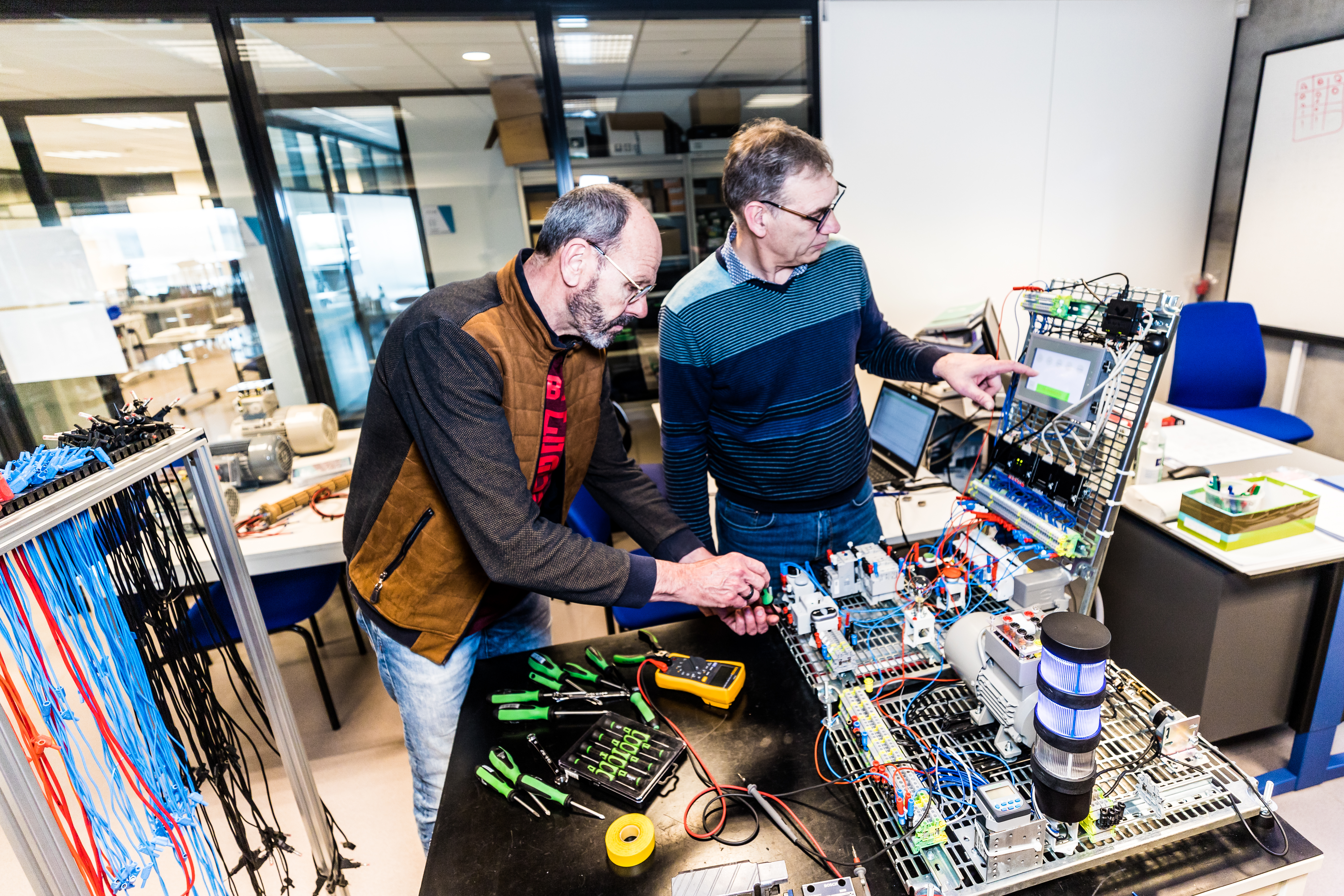Afbeelding voor Engine STCW A-III/1: Officers in charge of an engineering watch in a manned engine-room or designated duty engineers in a periodically unmanned engine-room (traject werkzoekenden)