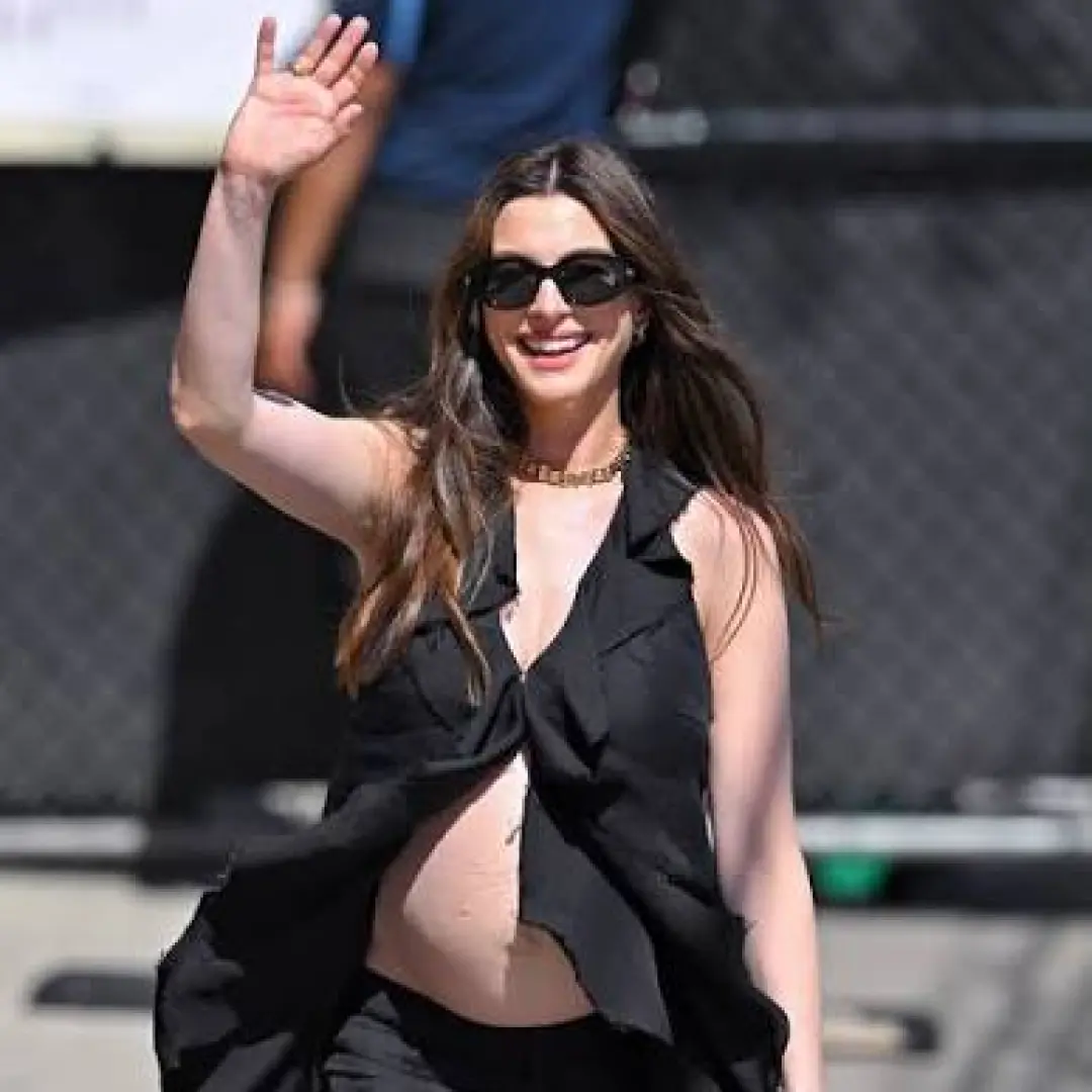 Will Anne Hathaway have a boy or a girl?