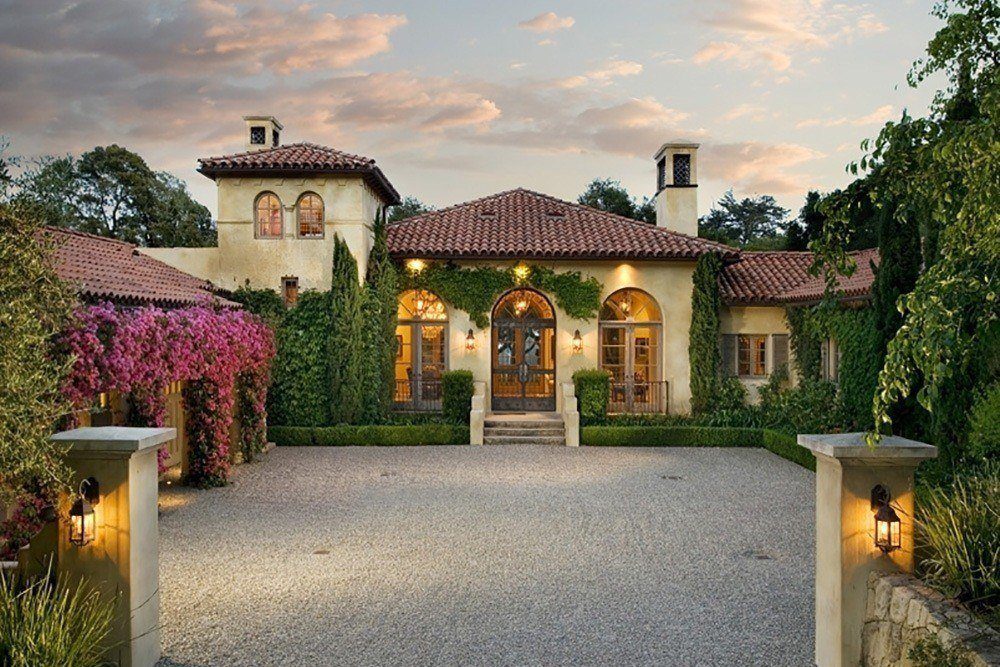 Elegant Courtyard