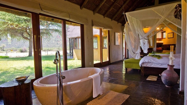 Tau Game Lodge