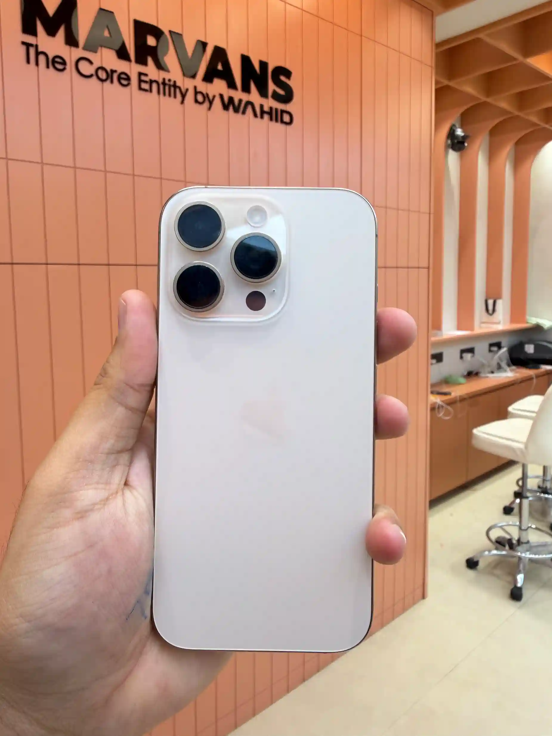 16 Pro - 256GB - *9596 | Marvans Certified Used Products