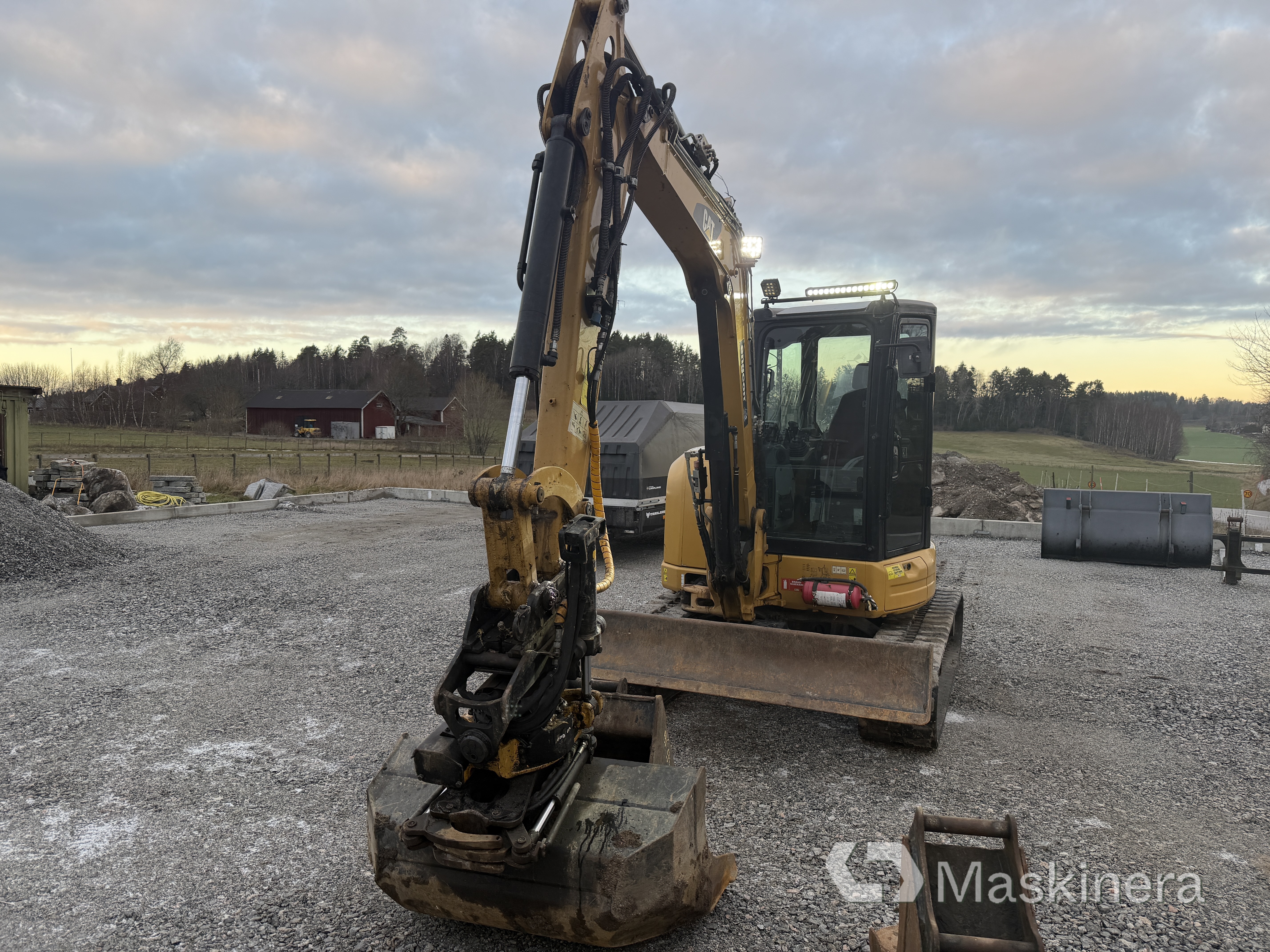 Grävmaskin CAT 305E2 CR med tillbehör