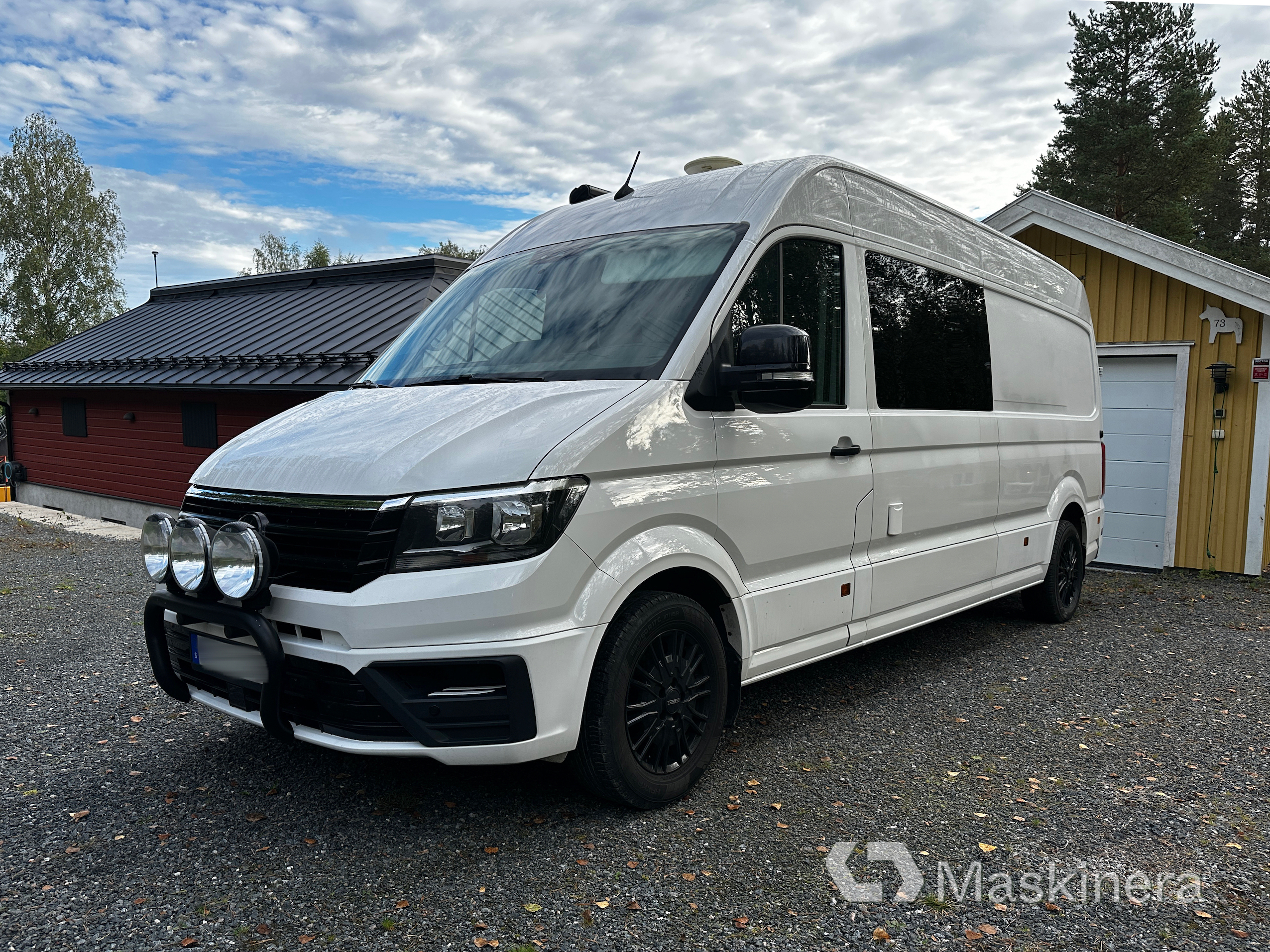 Racebuss Crafter Volkswagen 2.0 TDI, såld på svensk auktion för 402 000 kr