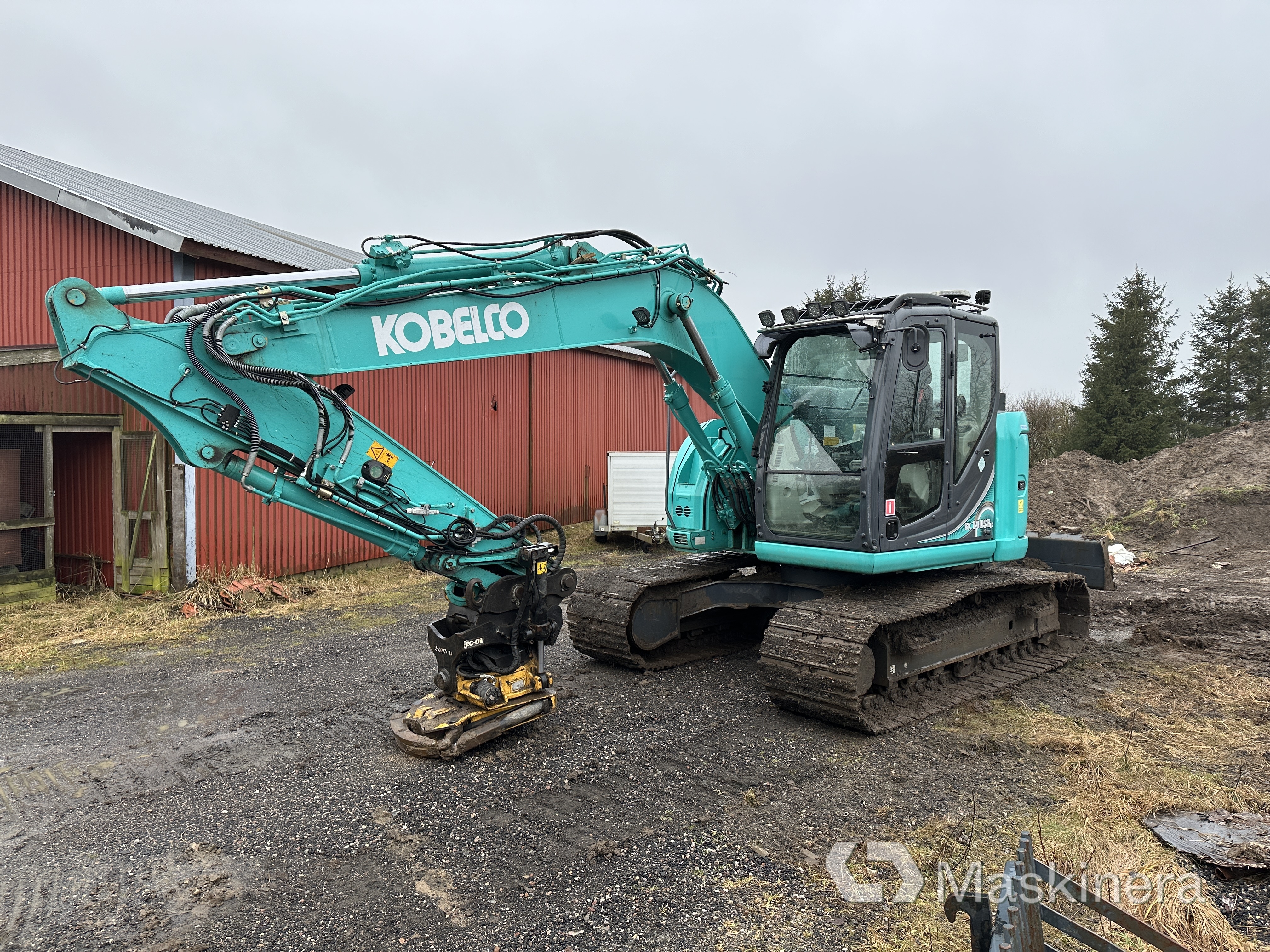 Grävmaskin Kobelco SK140SRLC-5, såld på svensk auktion för 1 050 000 kr