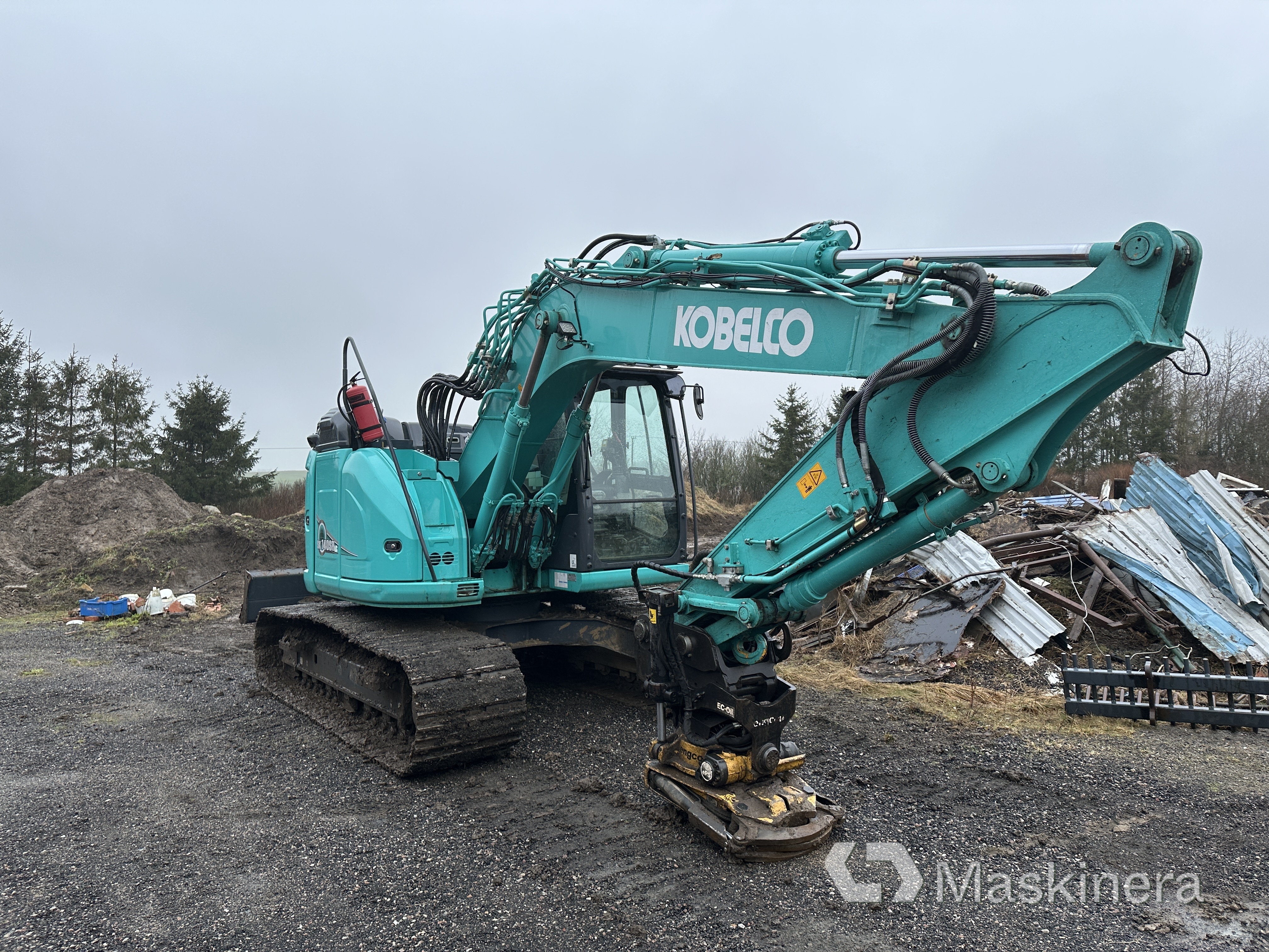 Grävmaskin Kobelco SK140SRLC-5