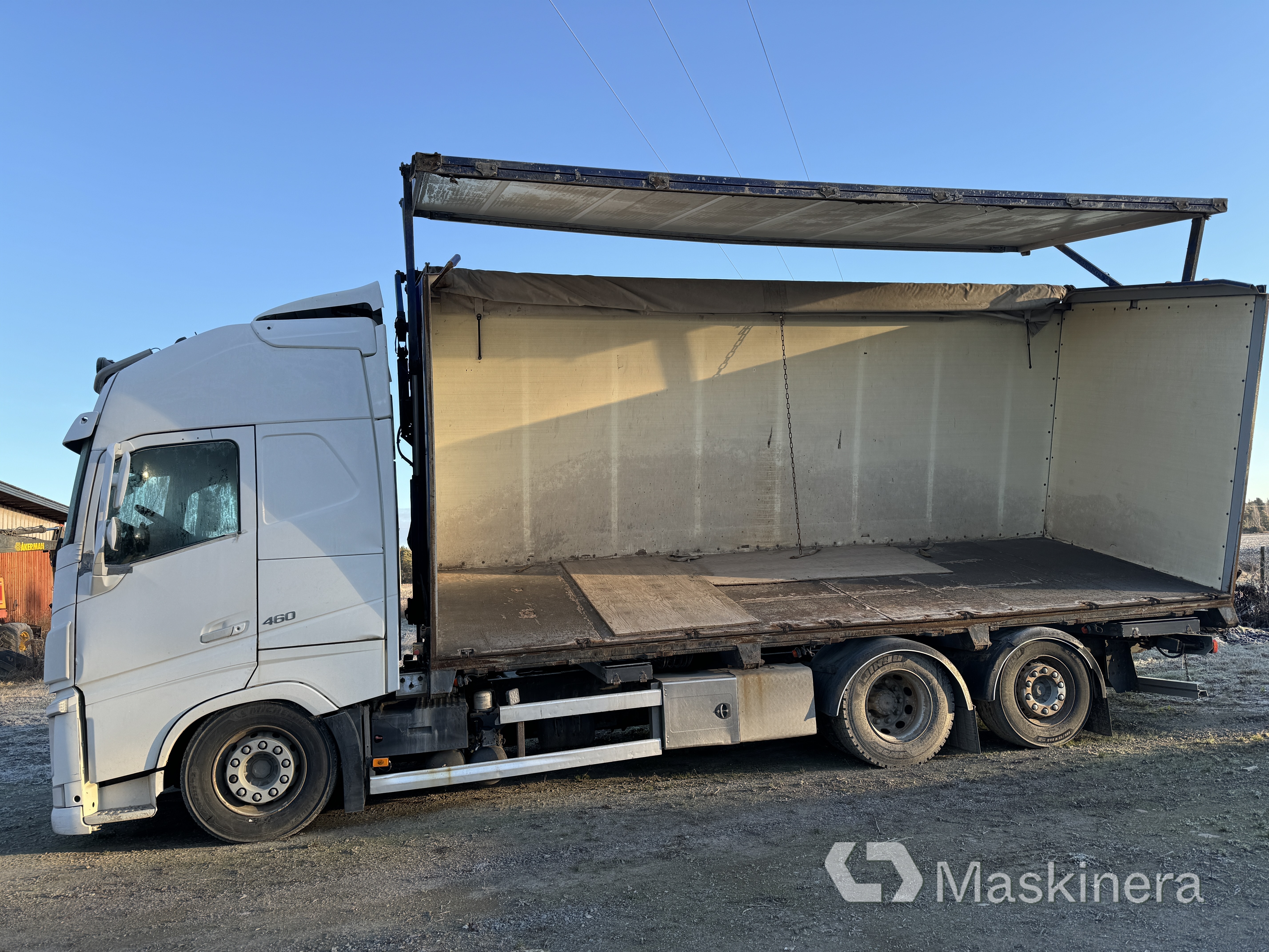 Flisbil Volvo FH med släp