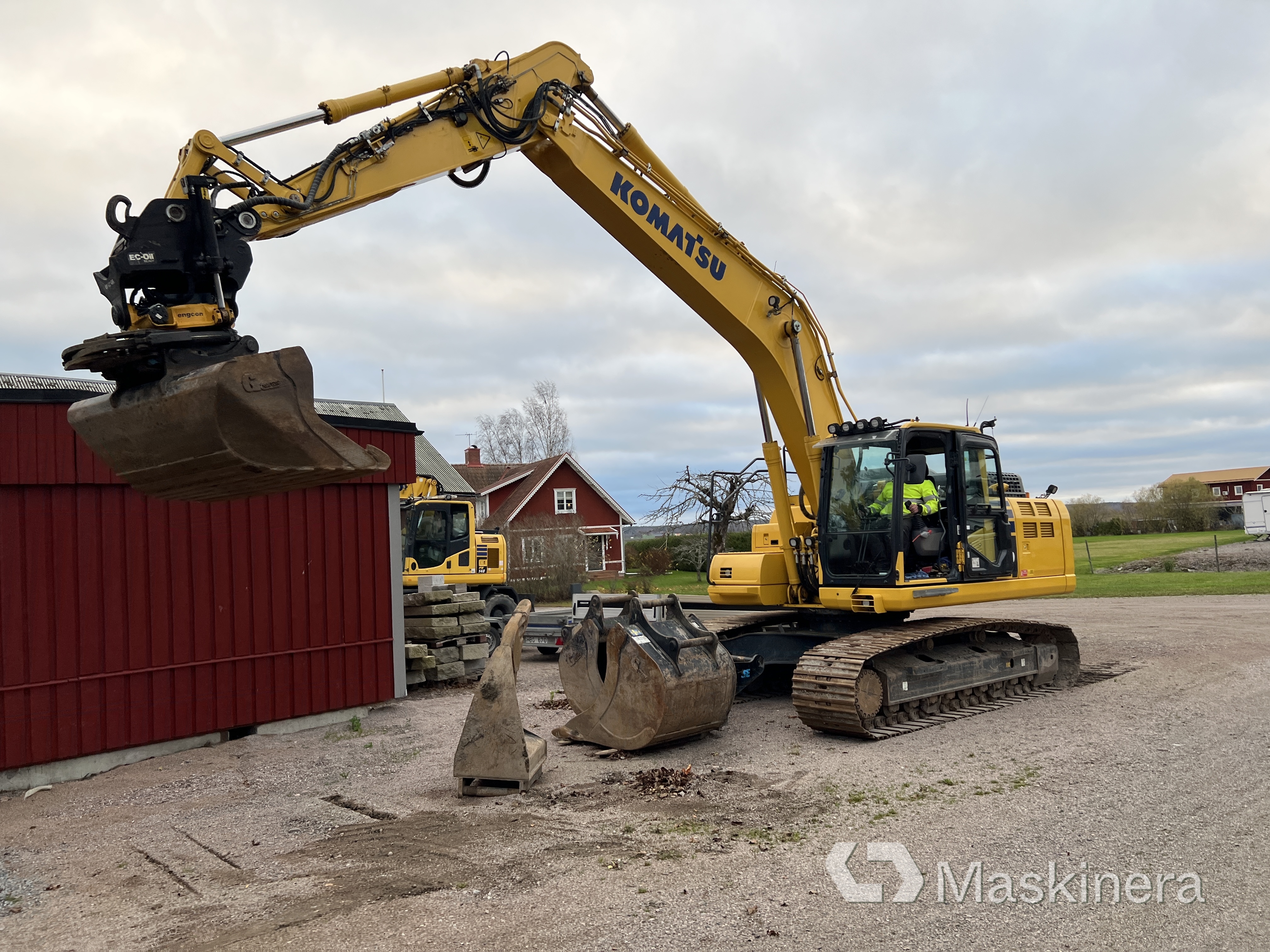 Grävmaskin Komatsu PC210LC-11 + grävsystem