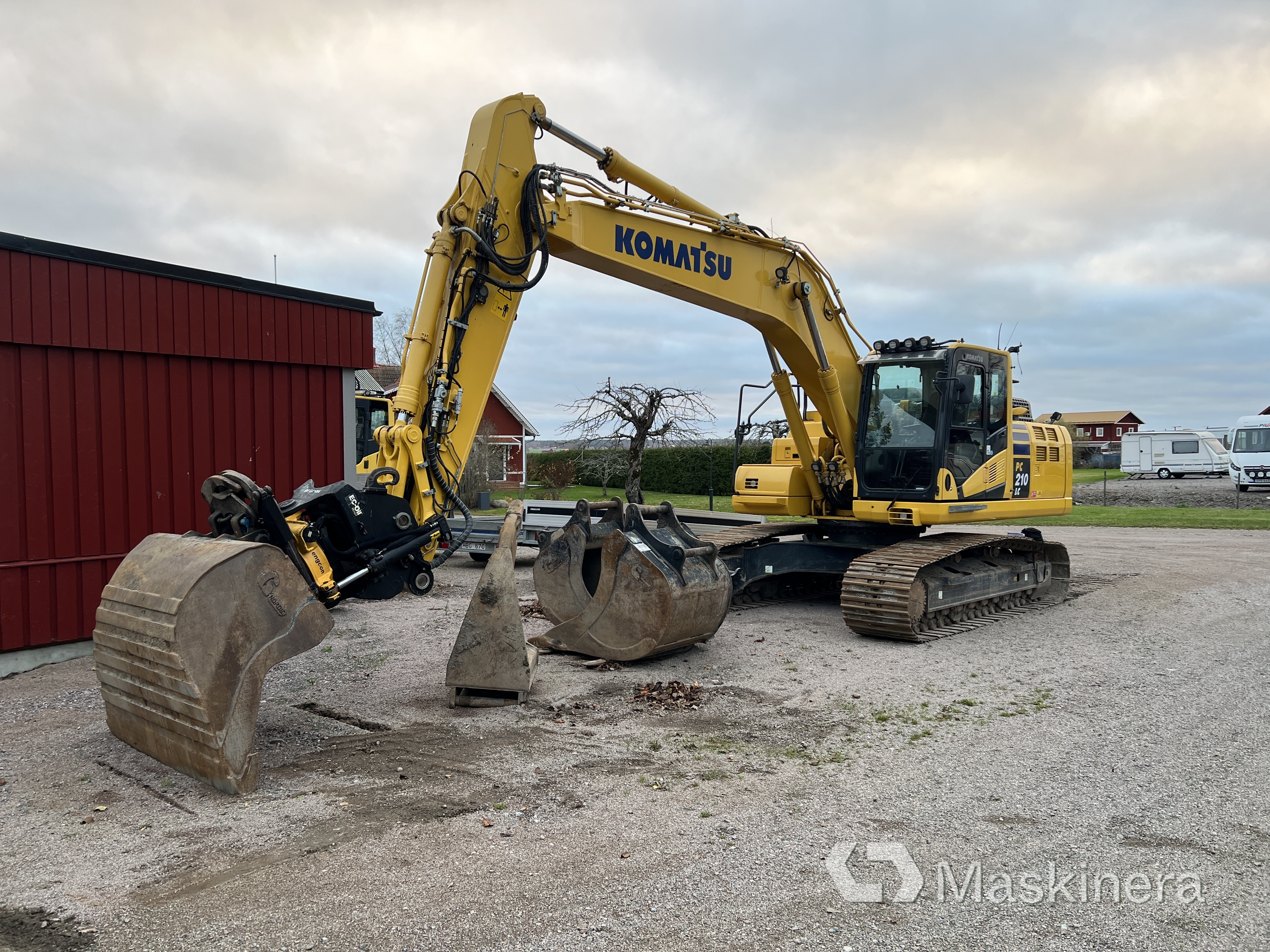 Grävmaskin Komatsu PC210LC-11 + grävsystem