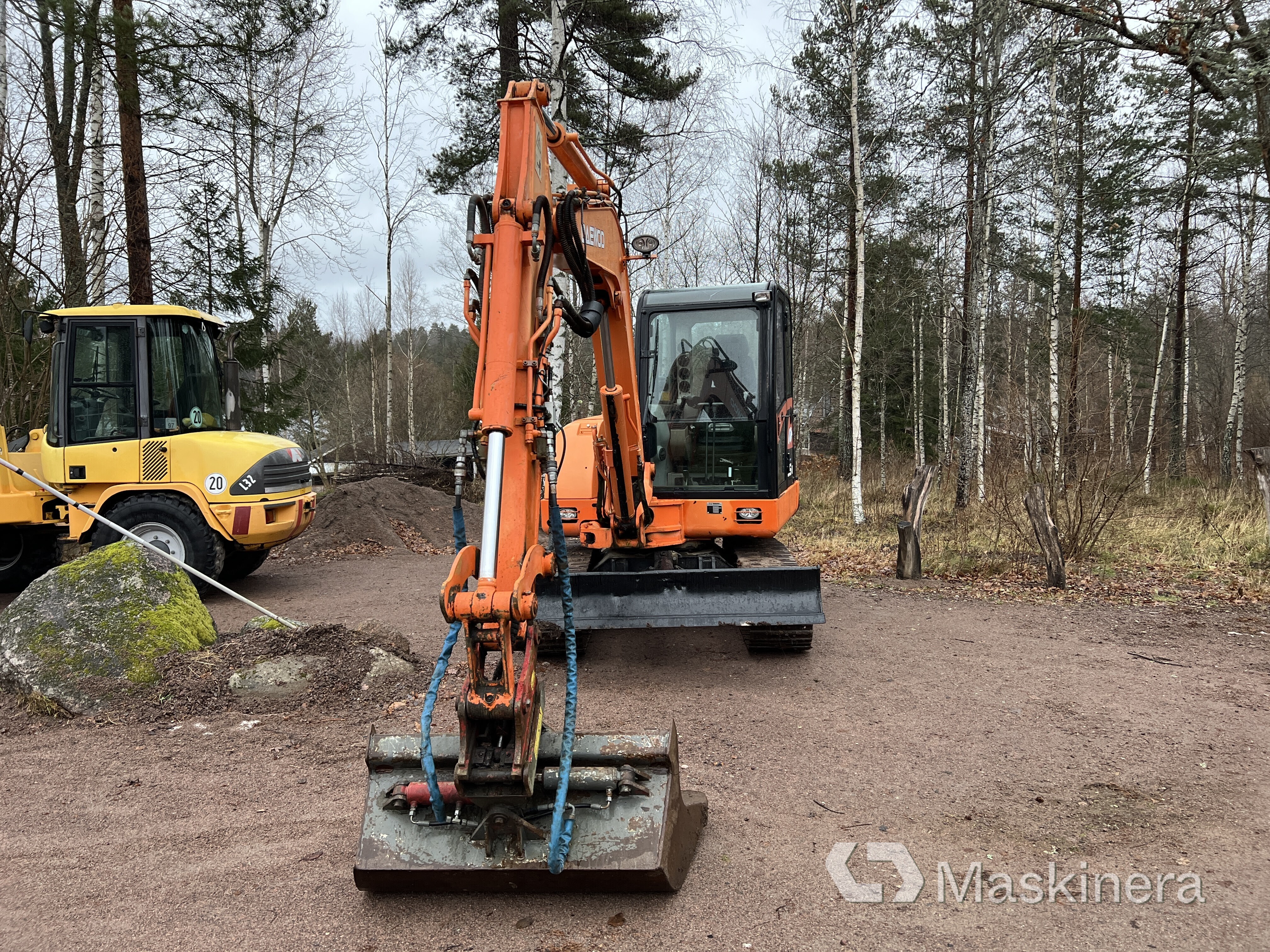 Grävmaskin Daewoo Solar 55V Plus med 4 redskap