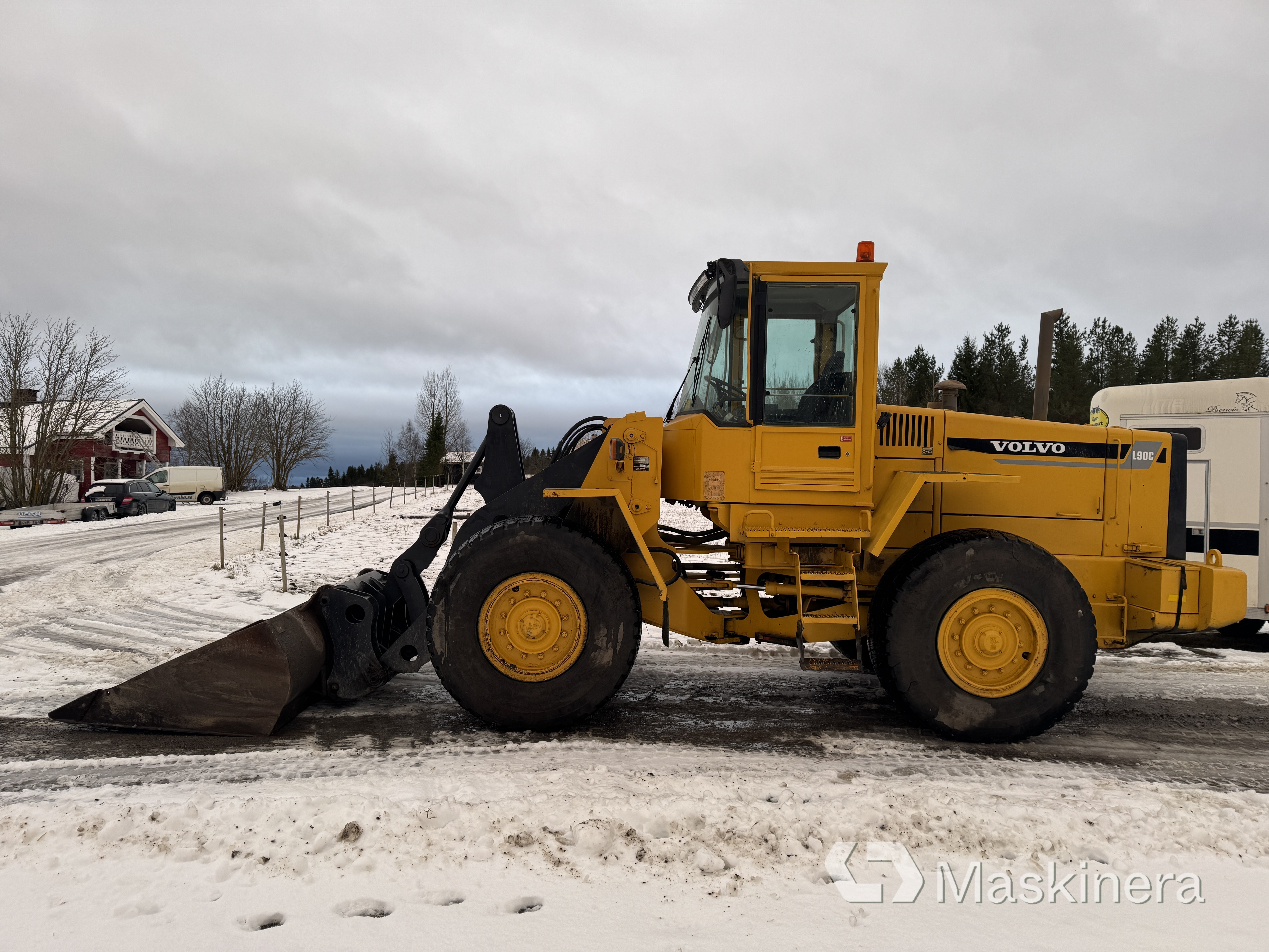 Hjullastare Volvo L90C med skopa