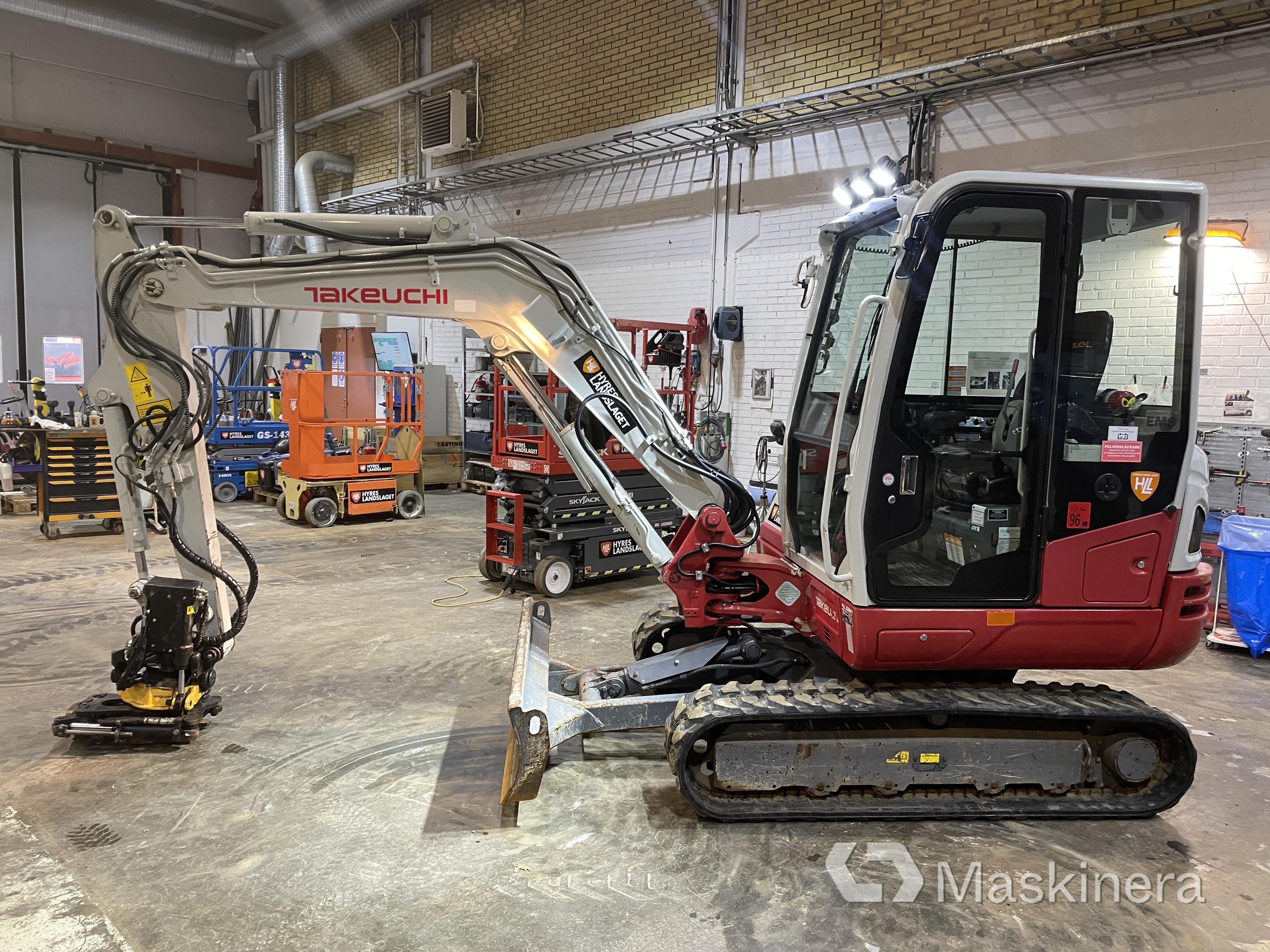 Grävmaskin Takeuchi TB240