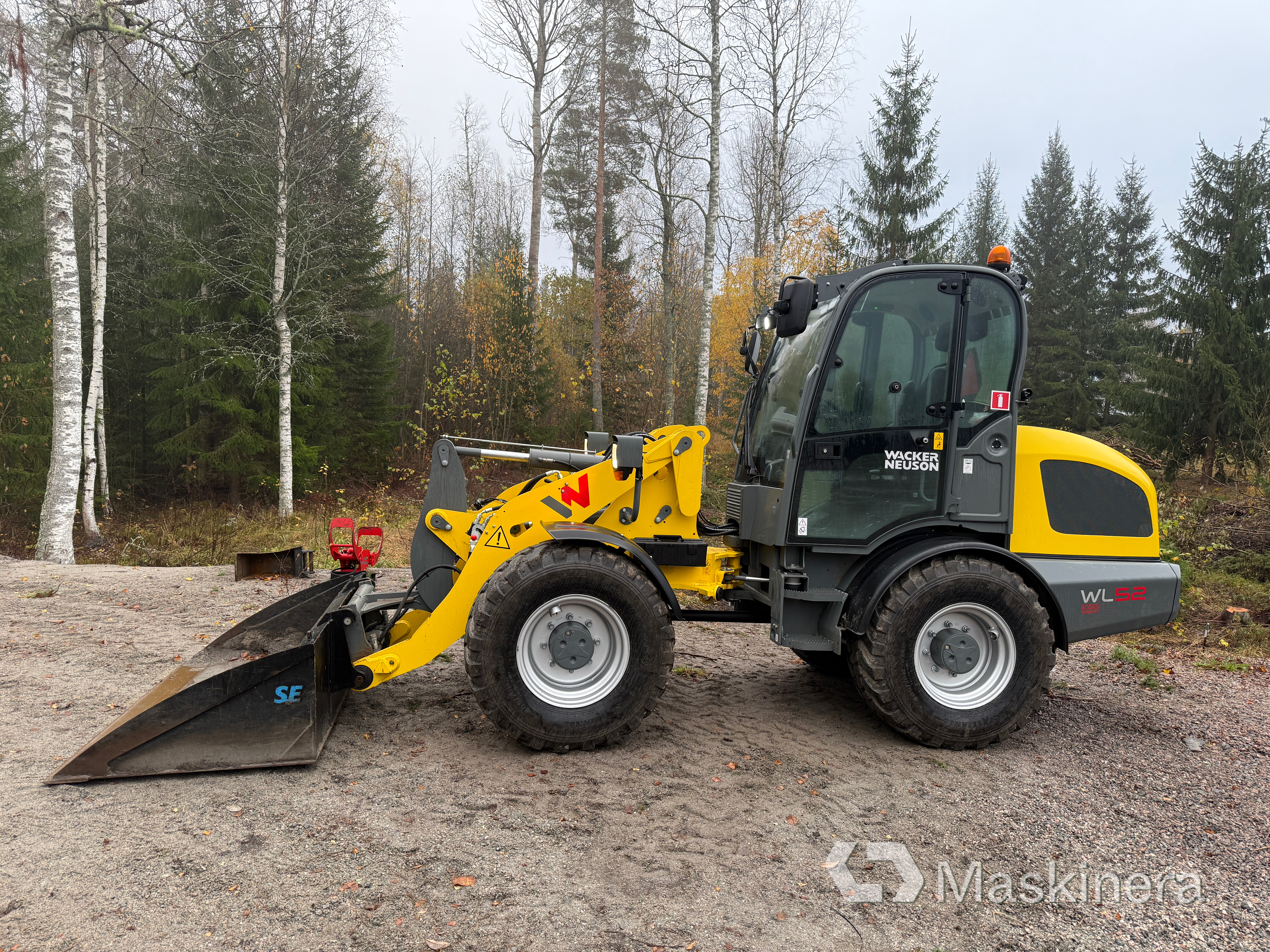 Hjullastare Wacker Neuson WL52 med Vagn och många redskap