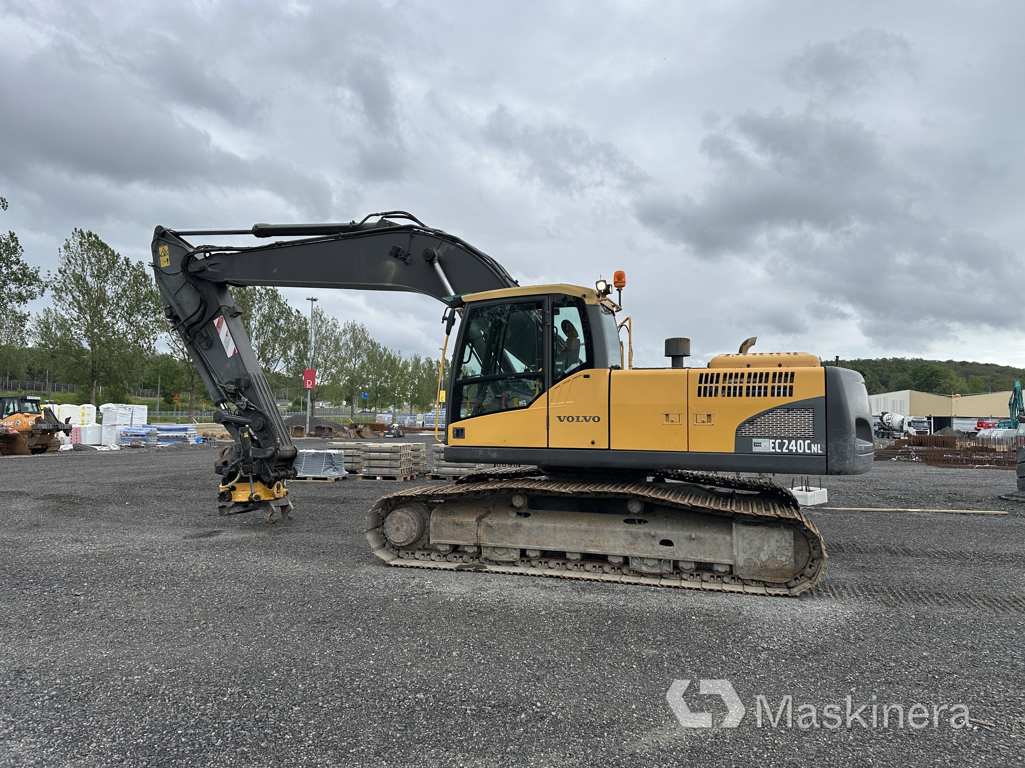 Grävmaskin Volvo EC240 CNL