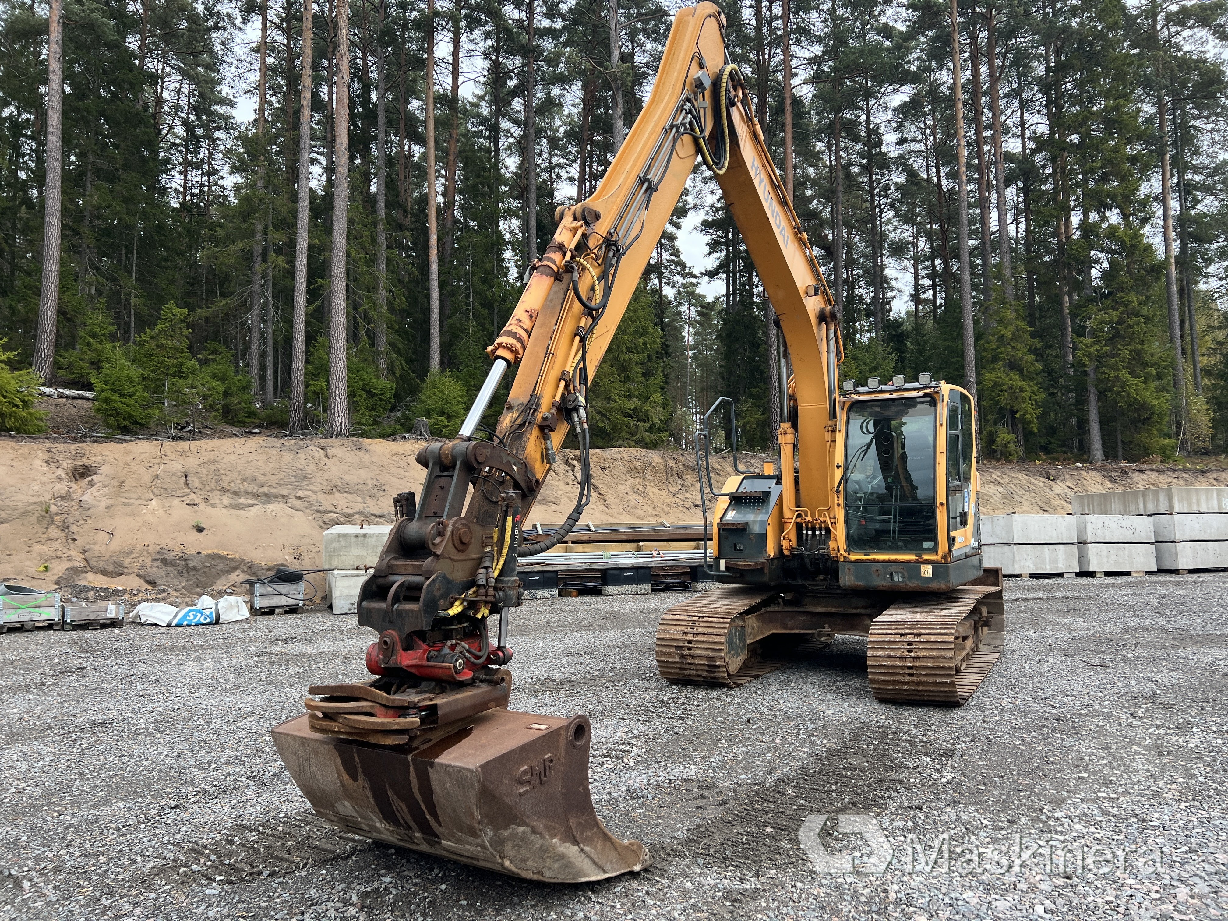 Grävmaskin Hyundai 145 LCR-9