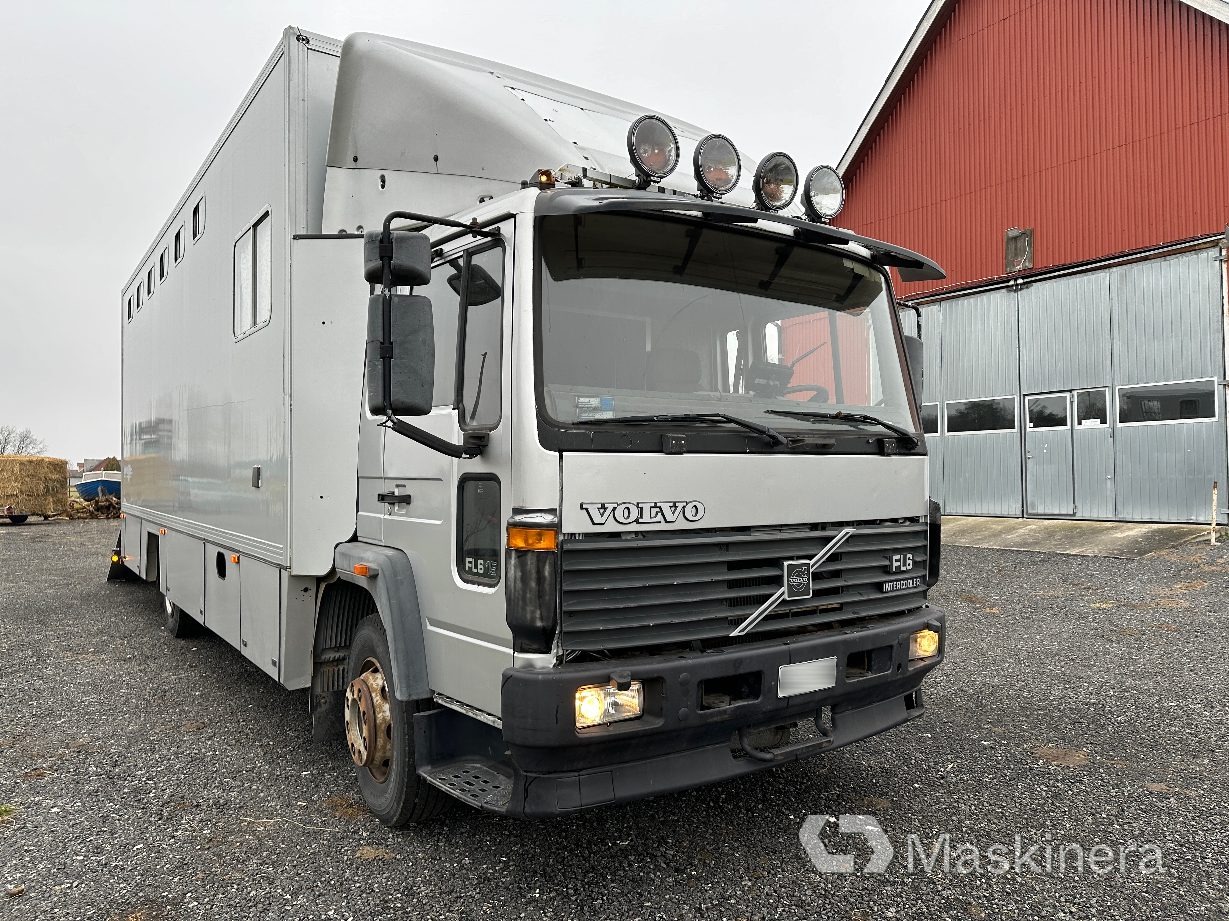 Hästlastbil Volvo FL6 4*2